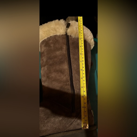 Ugg Australia Women’s Plumdale tall calf boots - Picture 12 of 13